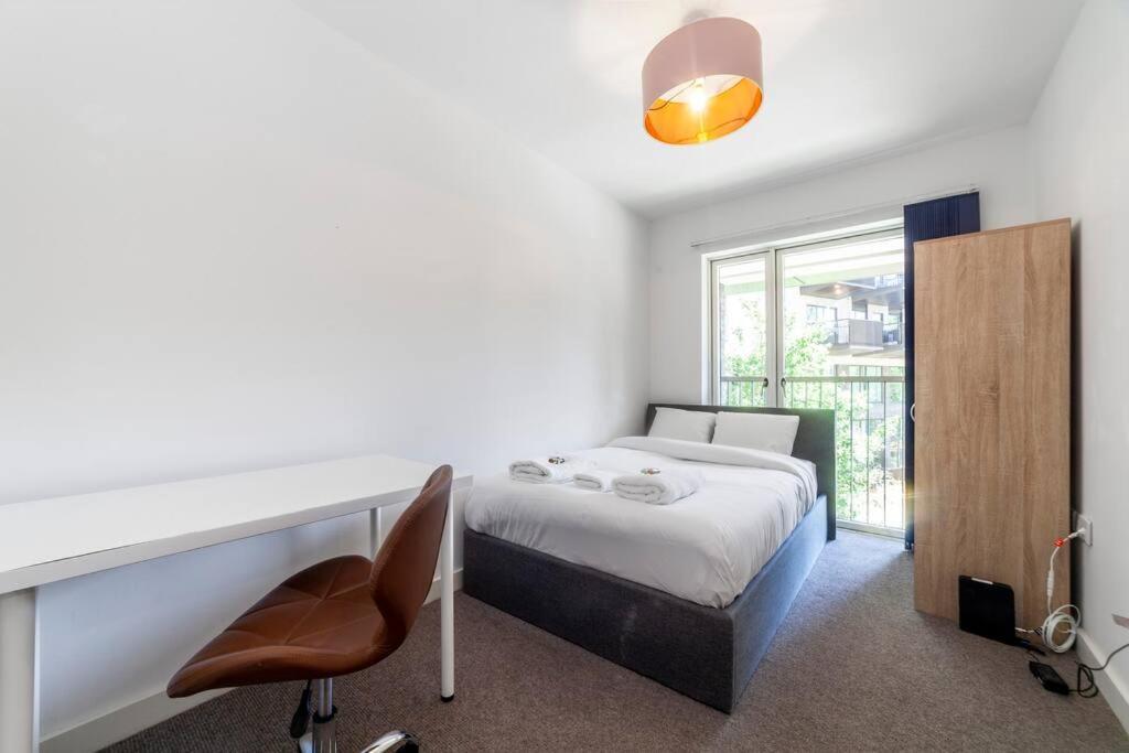 Stunning New 3 Bdr Duplex Wbalcony, East London Apartment Exterior photo