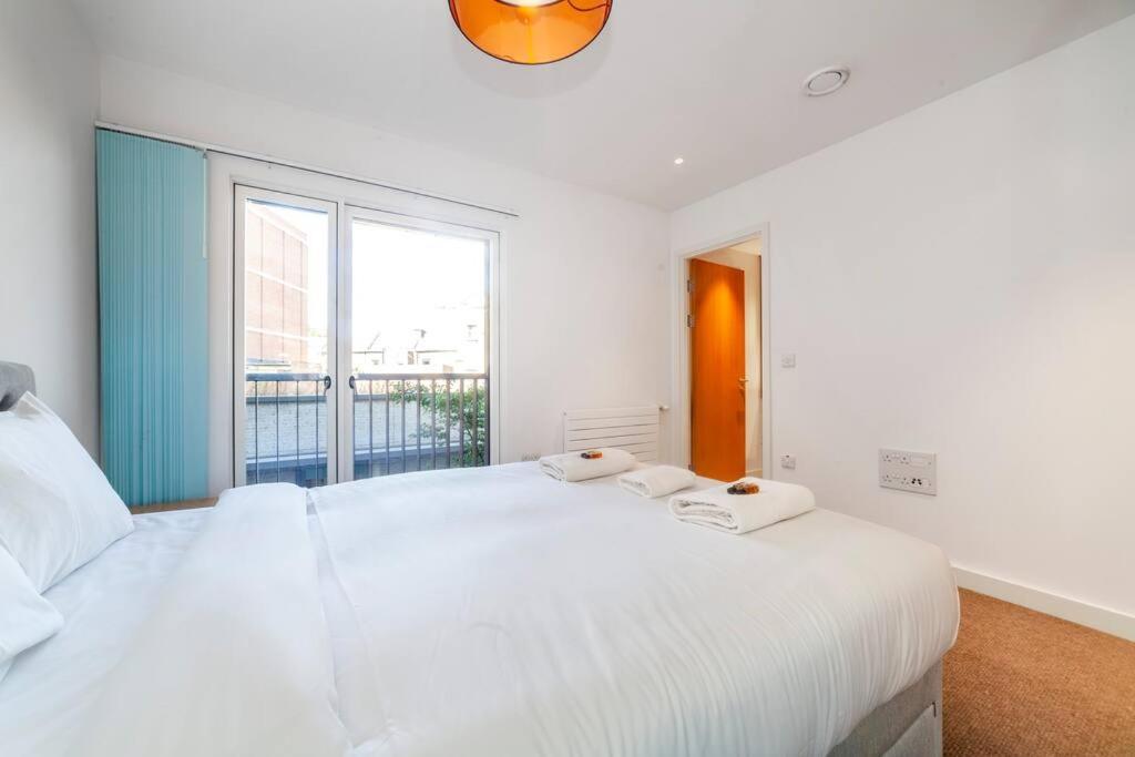 Stunning New 3 Bdr Duplex Wbalcony, East London Apartment Exterior photo