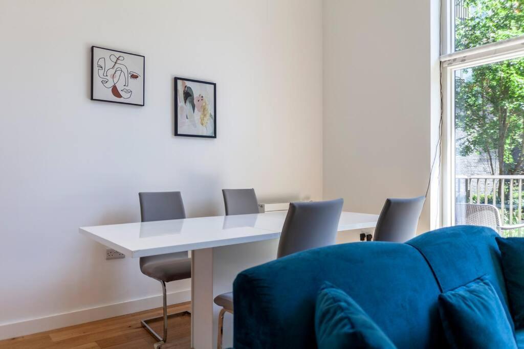 Stunning New 3 Bdr Duplex Wbalcony, East London Apartment Exterior photo