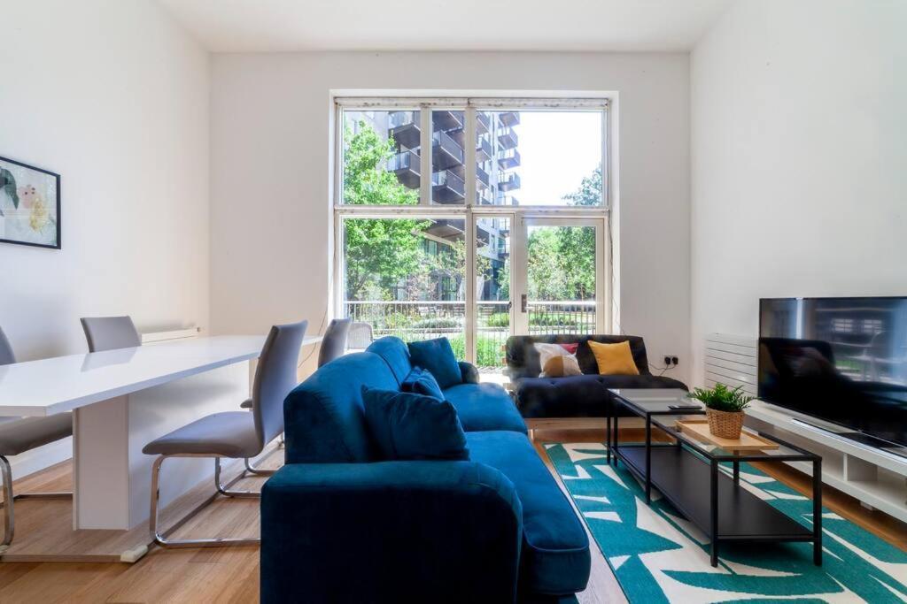 Stunning New 3 Bdr Duplex Wbalcony, East London Apartment Exterior photo