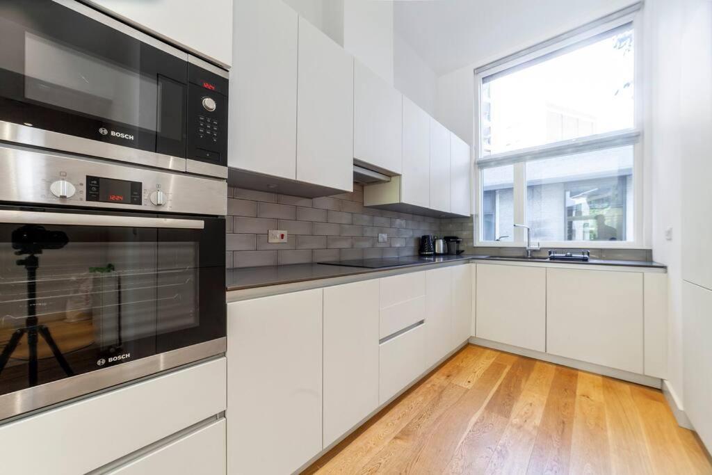 Stunning New 3 Bdr Duplex Wbalcony, East London Apartment Exterior photo
