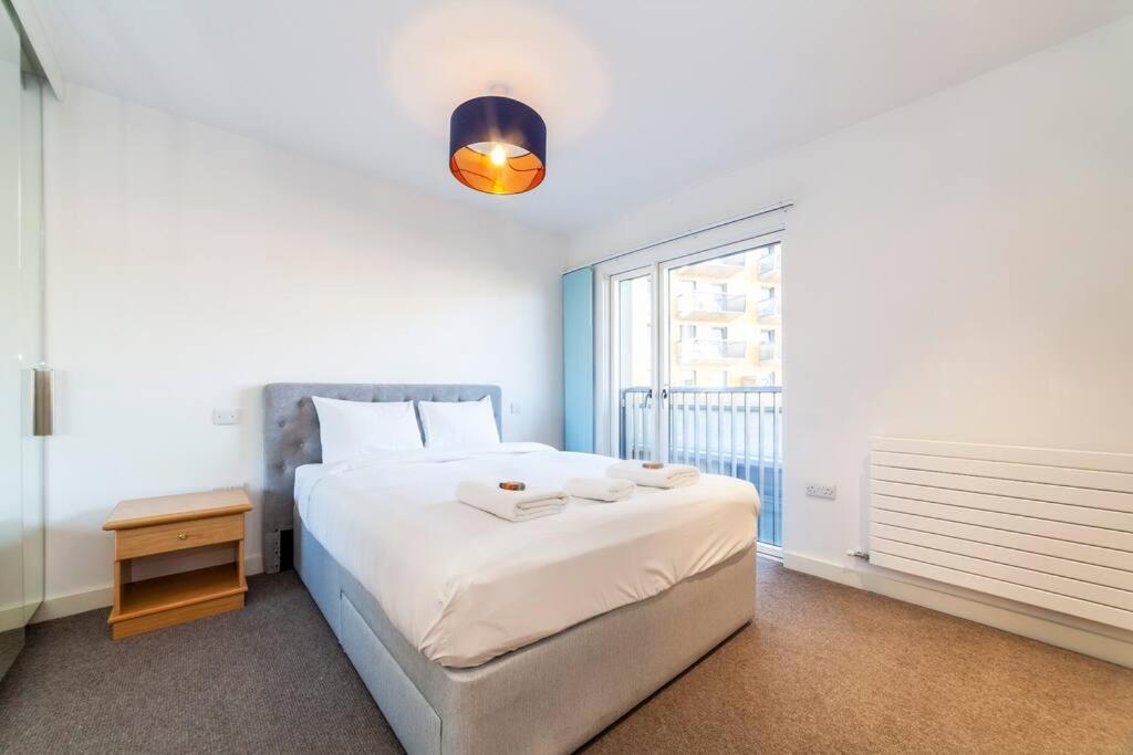 Stunning New 3 Bdr Duplex Wbalcony, East London Apartment Exterior photo